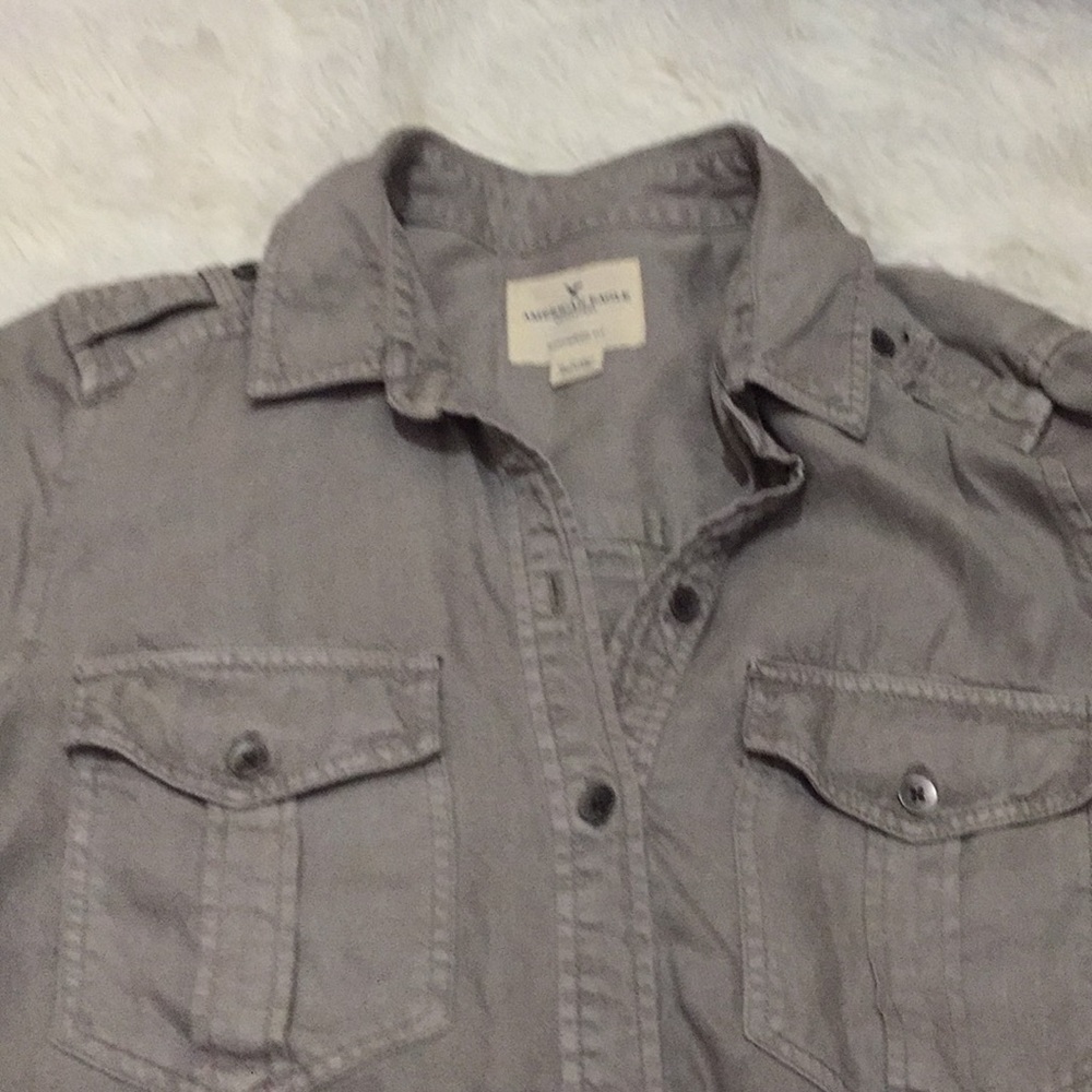💚 Button down shirt - Picture 2 of 2